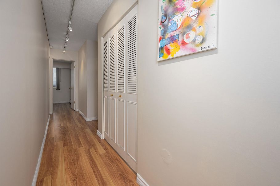 302 1345 Chesterfield Avenue North Vancouver, BC - 22