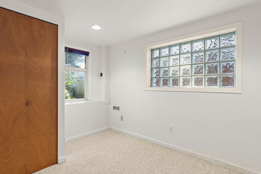 3989 W 19th Avenue Vancouver, BC - 23