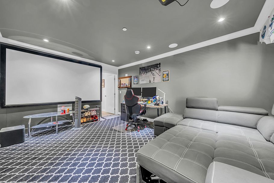 768 E 58th Avenue Vancouver, BC - 31