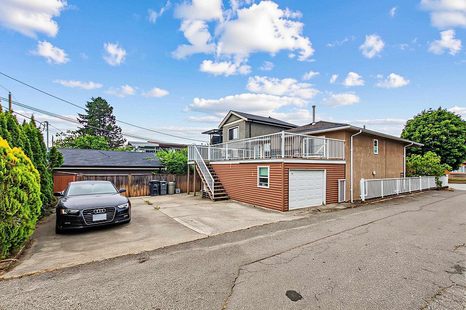 1972 E 51st Avenue Vancouver, BC - 25