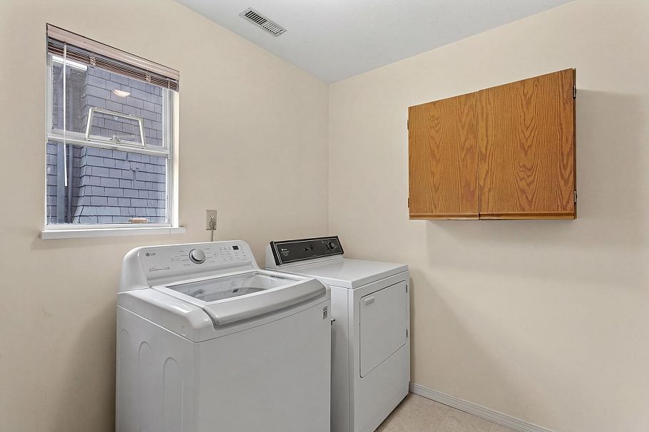 1678 E 13th Avenue Vancouver, BC - 14