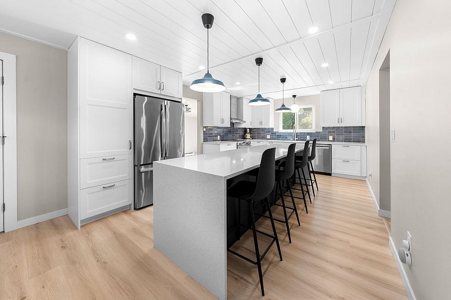 2763 Violet Street North Vancouver, BC - 6