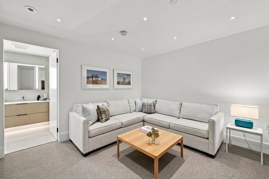 279 E 18th Avenue Vancouver, BC - 25