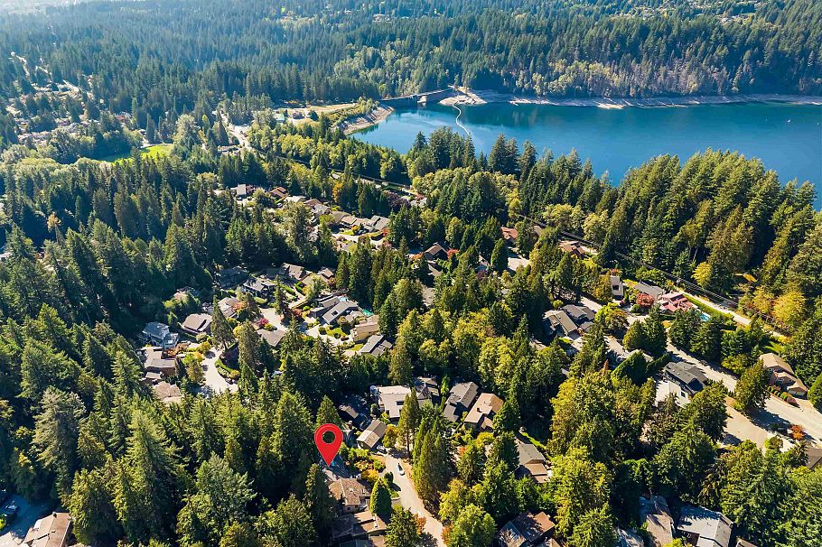 5520 Huckleberry Lane North Vancouver, BC - 39