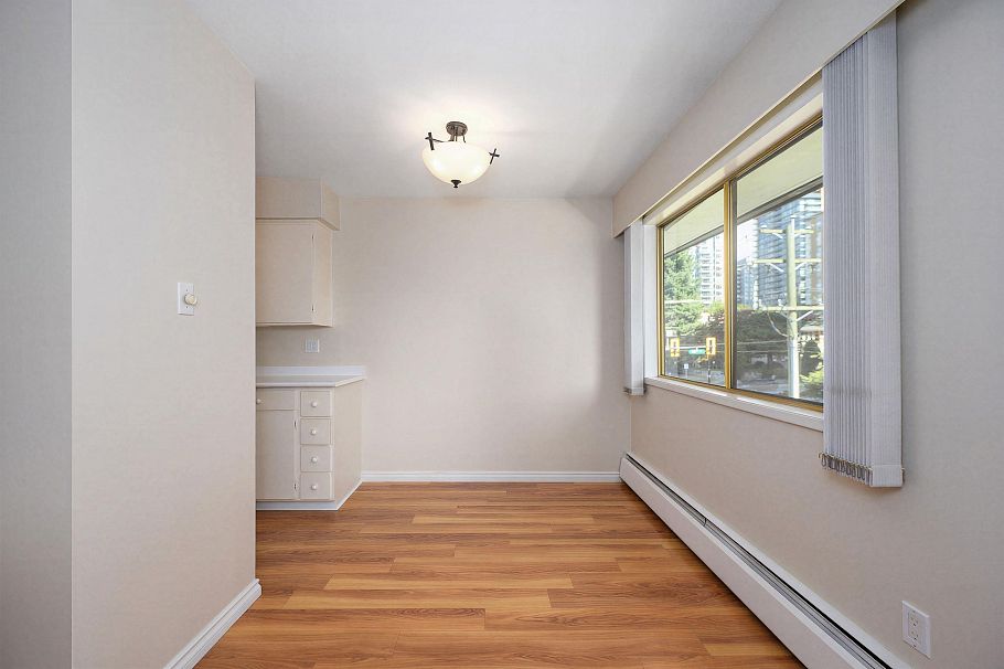 302 1345 Chesterfield Avenue North Vancouver, BC - 10