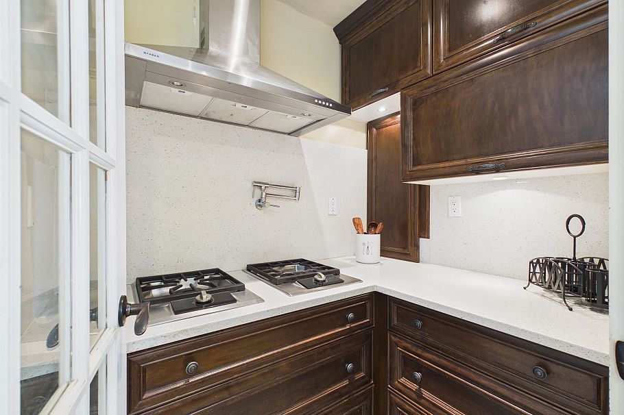 3575 W 38th Avenue Vancouver, BC - 17