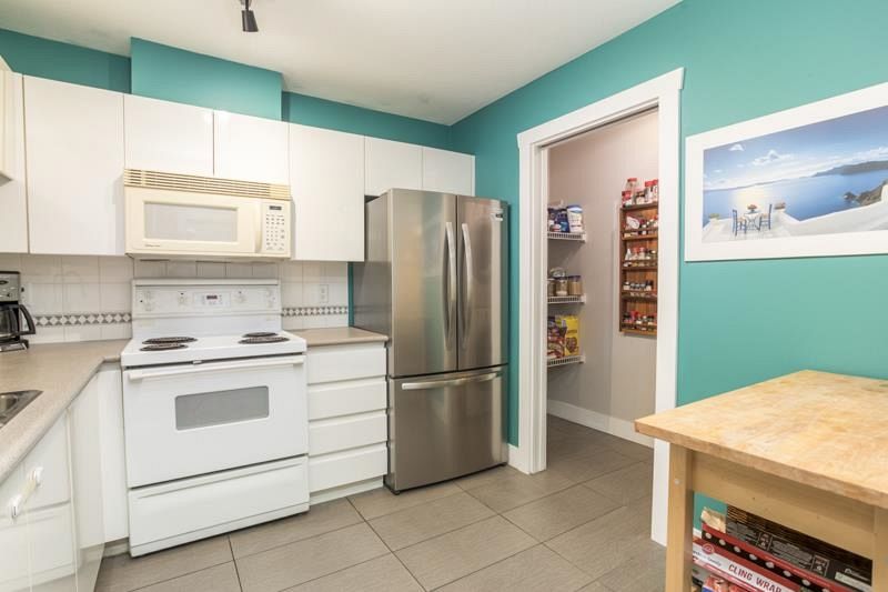 211 8460 Jellicoe Street Vancouver, BC - 12