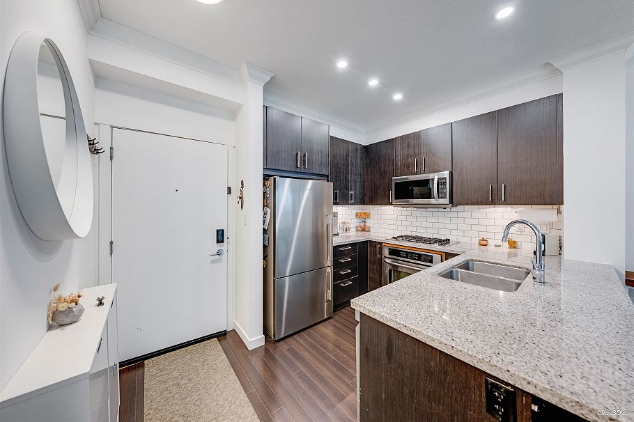 319 119 W 22nd Street North Vancouver, BC - 11
