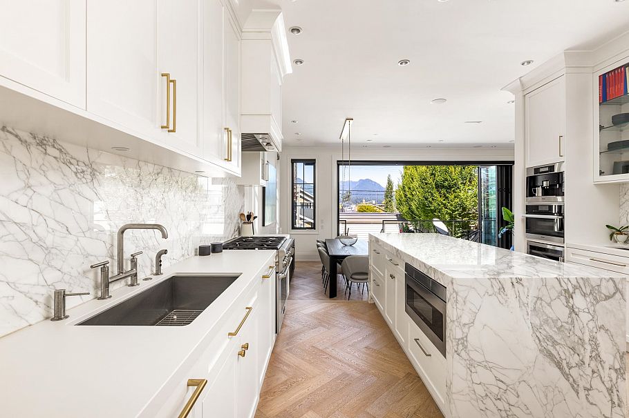 2865 Trinity Street Vancouver, BC - 4