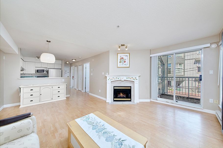 301 8989 Hudson Street Vancouver, BC - 4