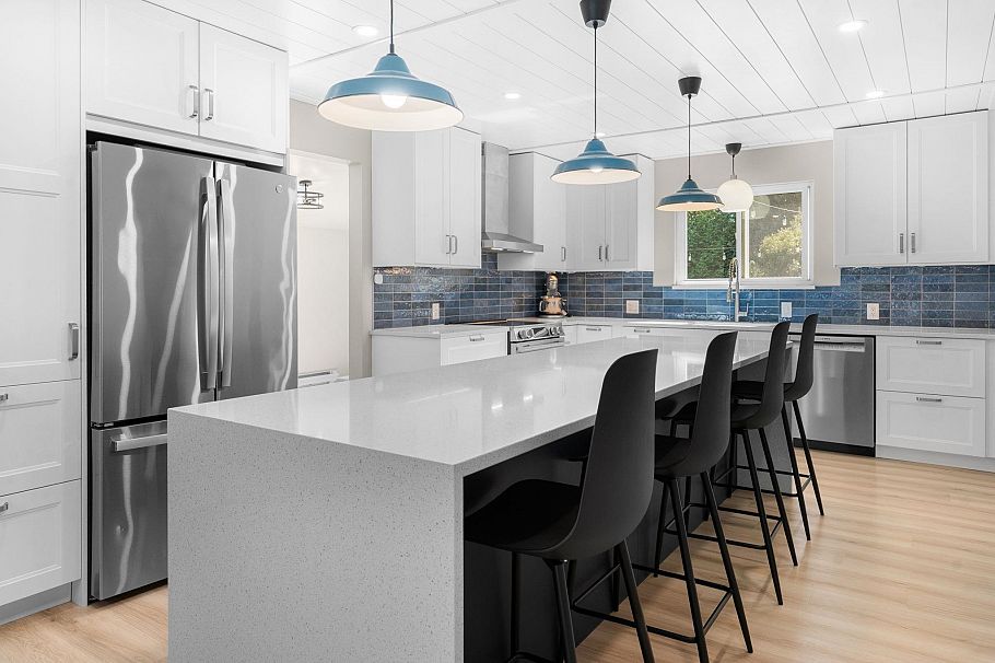 2763 Violet Street North Vancouver, BC - 8