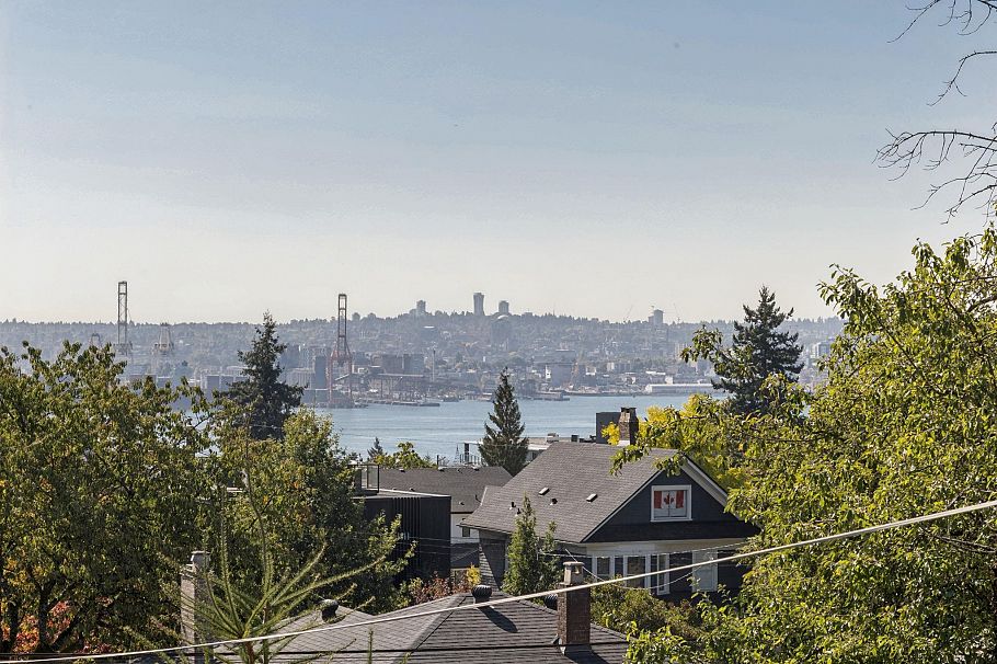 443 E 7th Street North Vancouver, BC - 21