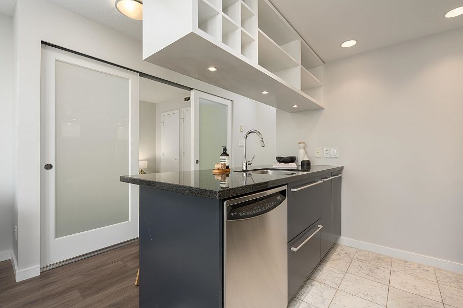2110 833 Seymour Street Vancouver, BC - 9