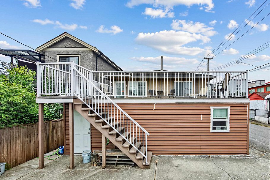 1972 E 51st Avenue Vancouver, BC - 23