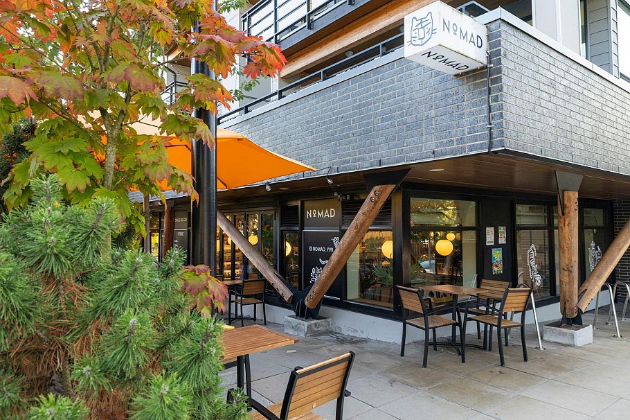 234 735 W 15th Street North Vancouver, BC - 40