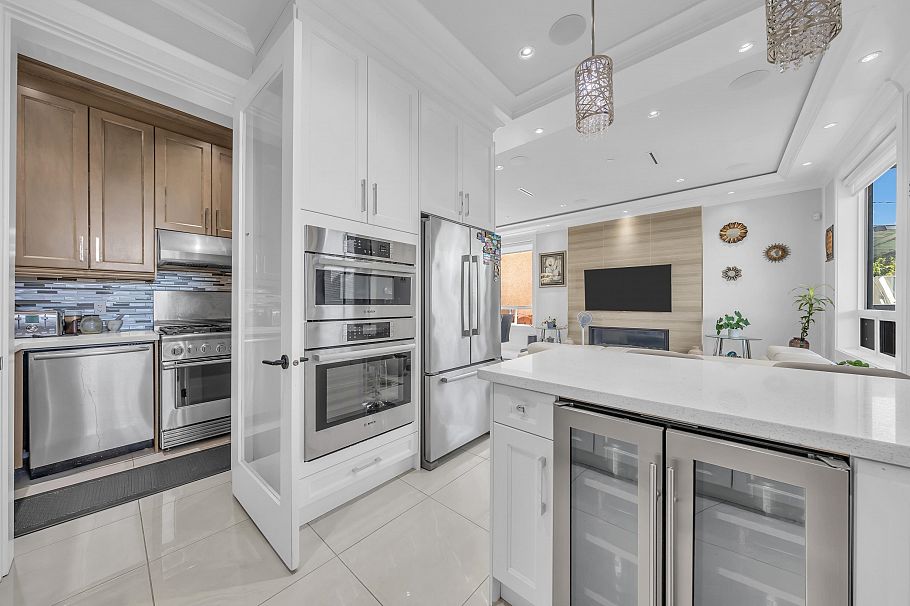 768 E 58th Avenue Vancouver, BC - 17