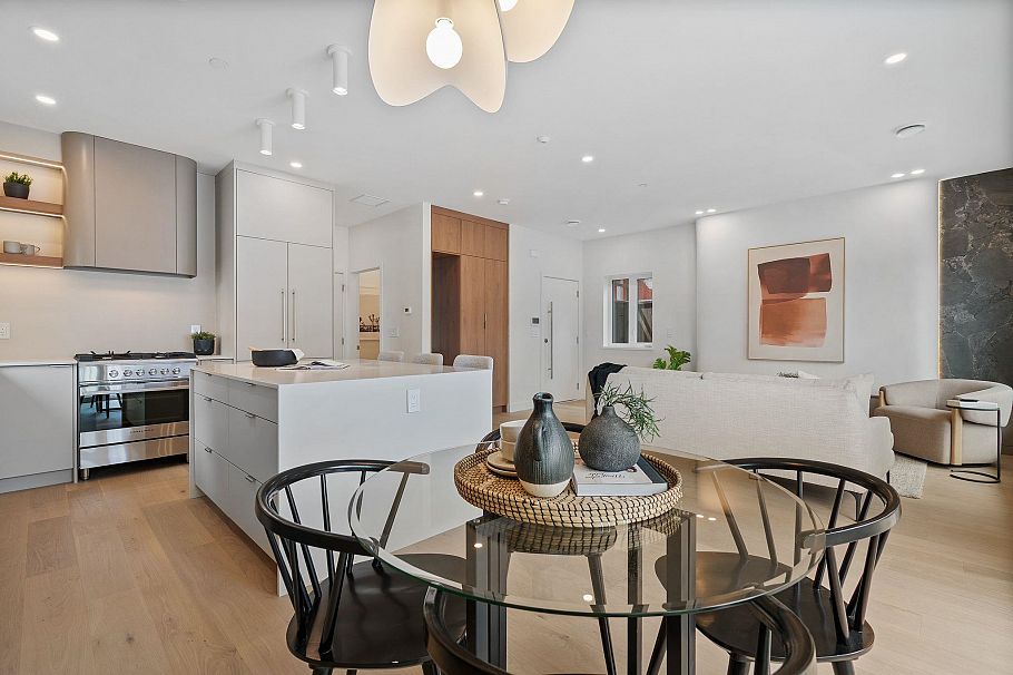 2 2211 William Street Vancouver, BC - 5