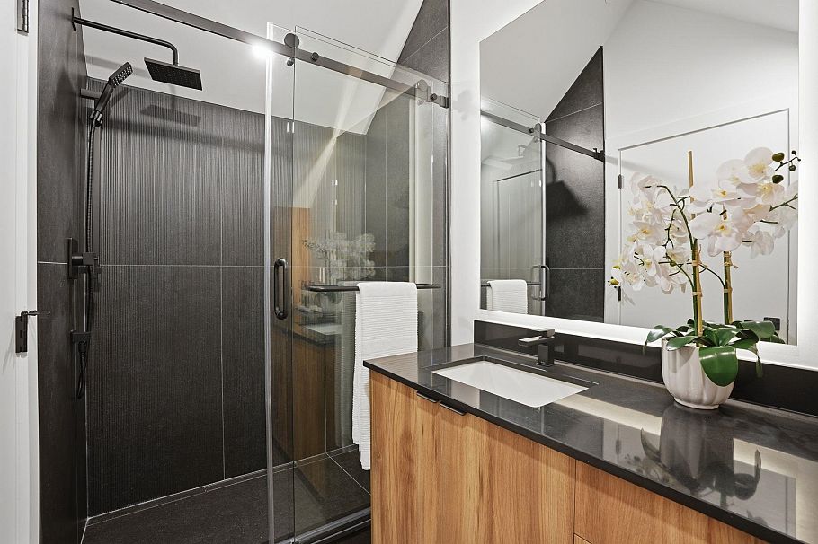 1 2438 E 20th Avenue Vancouver, BC - 27