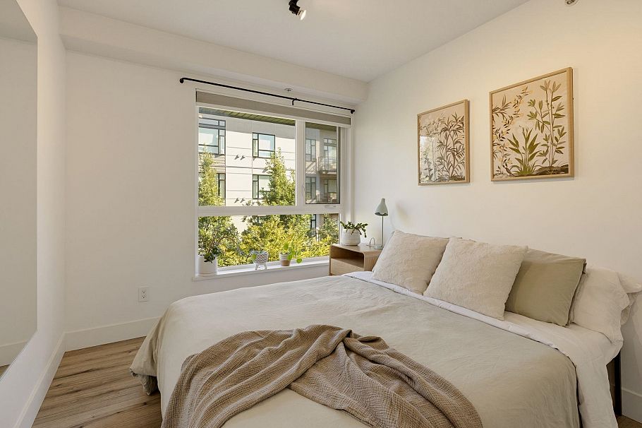 234 735 W 15th Street North Vancouver, BC - 18