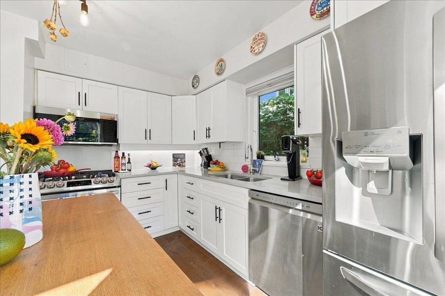1124 Ironwork Passage Vancouver, BC - 27