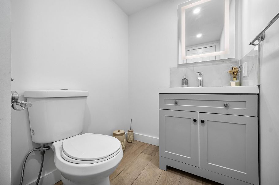 5520 Huckleberry Lane North Vancouver, BC - 32