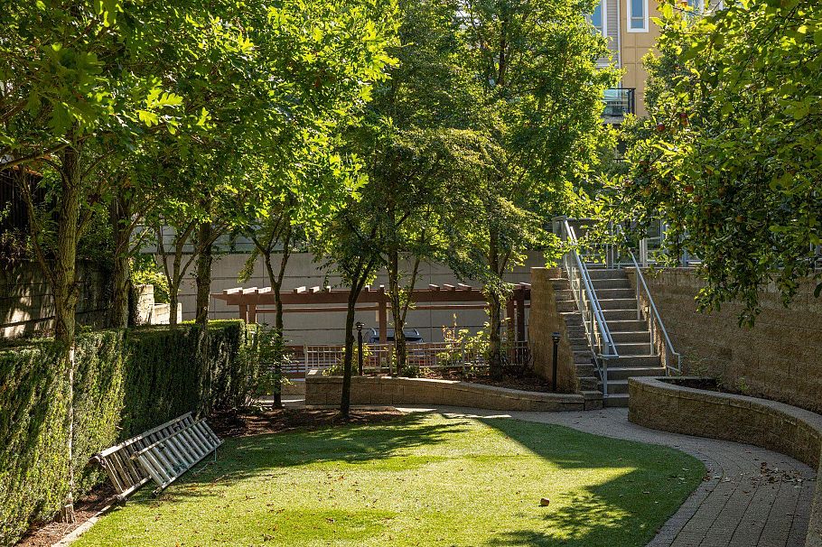 234 735 W 15th Street North Vancouver, BC - 34