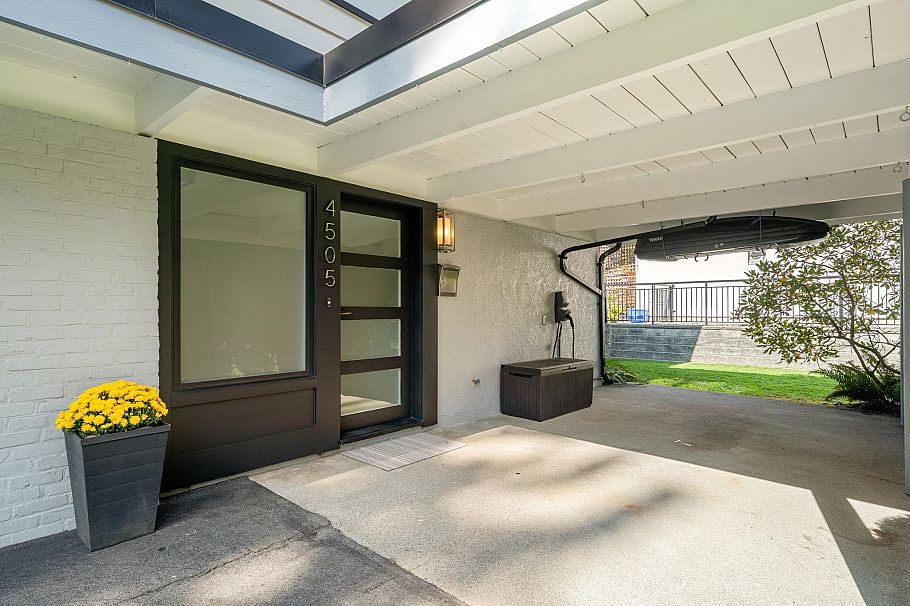 4505 Lions Avenue North Vancouver, BC - 37