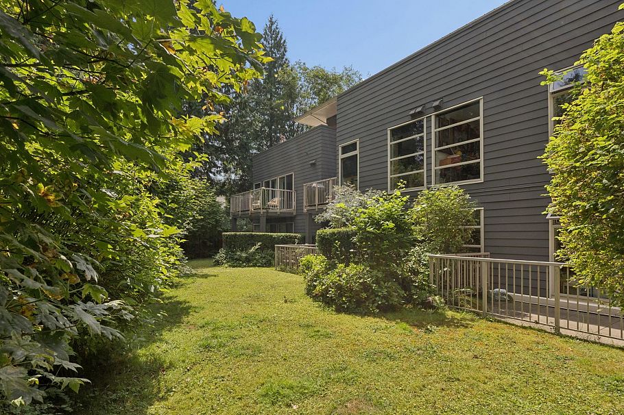 204 2832 Capilano Road North Vancouver, BC - 26
