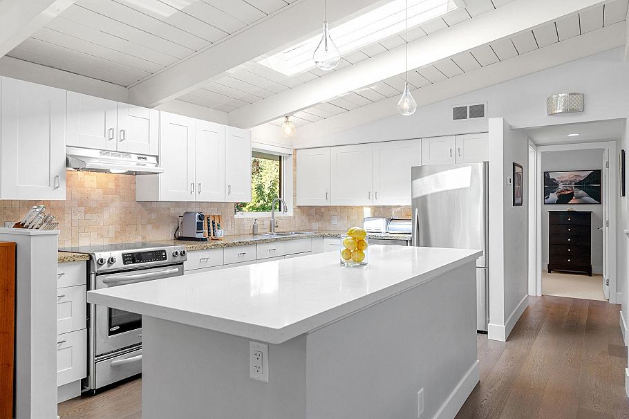 4505 Lions Avenue North Vancouver, BC - 8