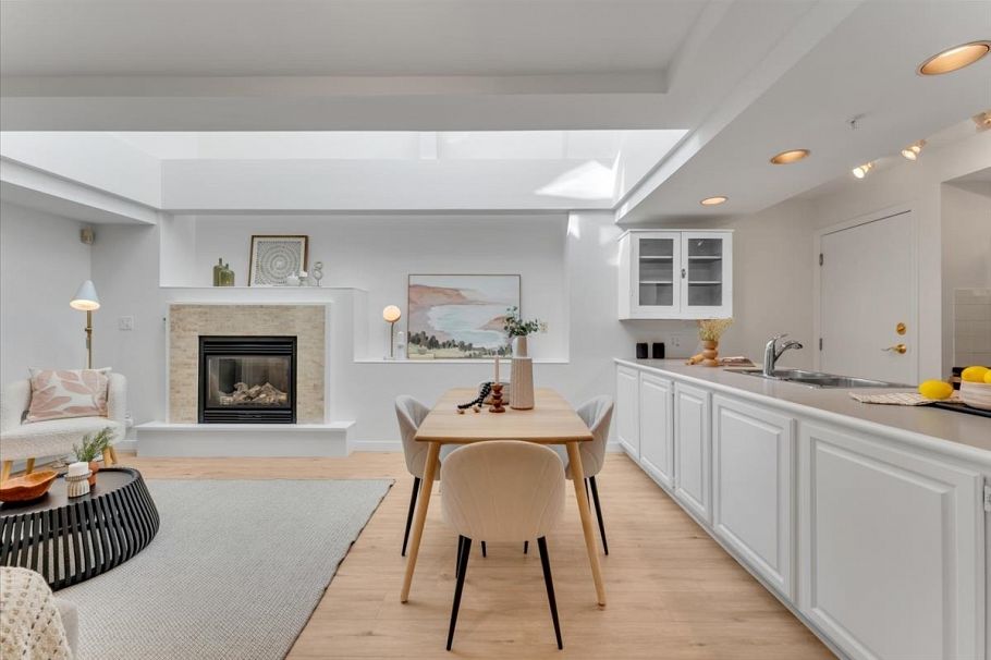 1939 W 12th Avenue Vancouver, BC - 12