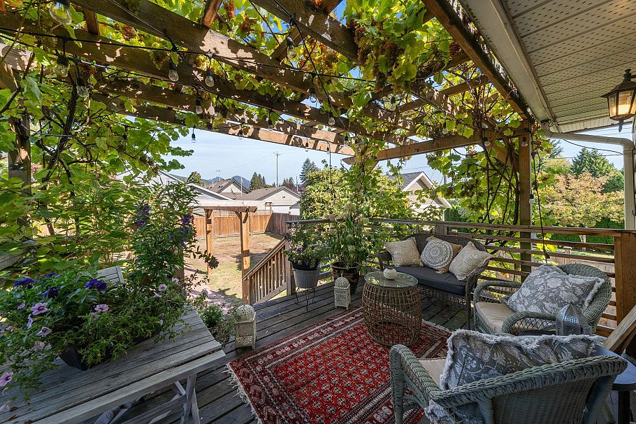 626 E 13th Street North Vancouver, BC - 19