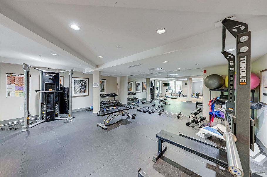 319 119 W 22nd Street North Vancouver, BC - 23