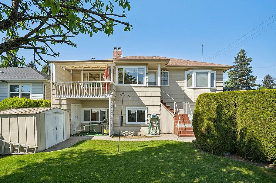 657 E Keith Road North Vancouver, BC - 1