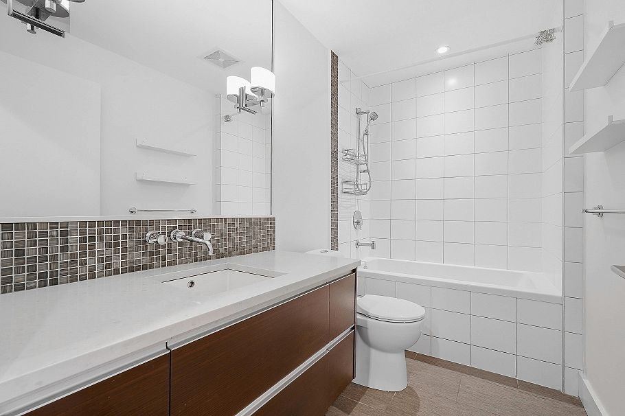 203 2481 Waterloo Street Vancouver, BC - 19