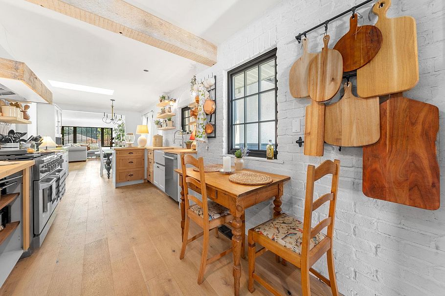626 E 13th Street North Vancouver, BC - 10