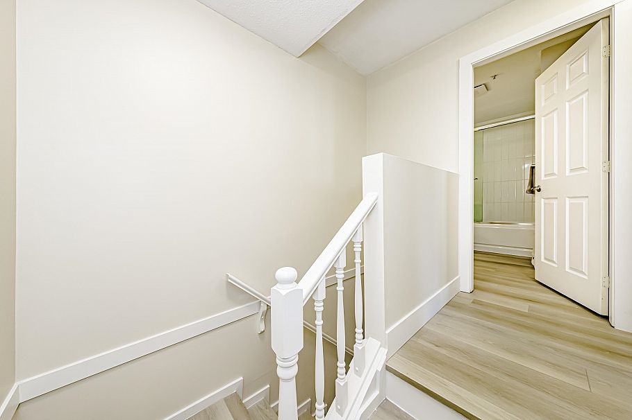 1 1328 W 73rd Avenue Vancouver, BC - 17