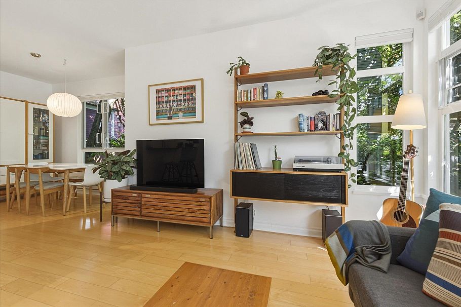 1073 E Pender Street Vancouver, BC - 4
