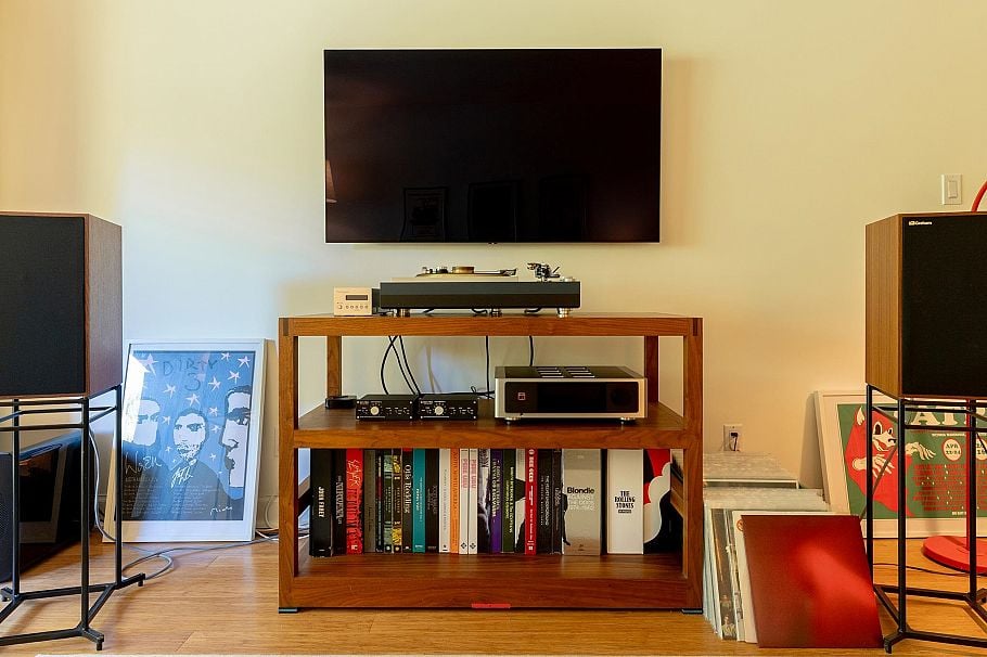 302 2222 Cambridge Street Vancouver, BC - 4