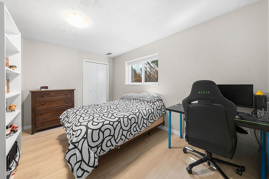 2763 Violet Street North Vancouver, BC - 29