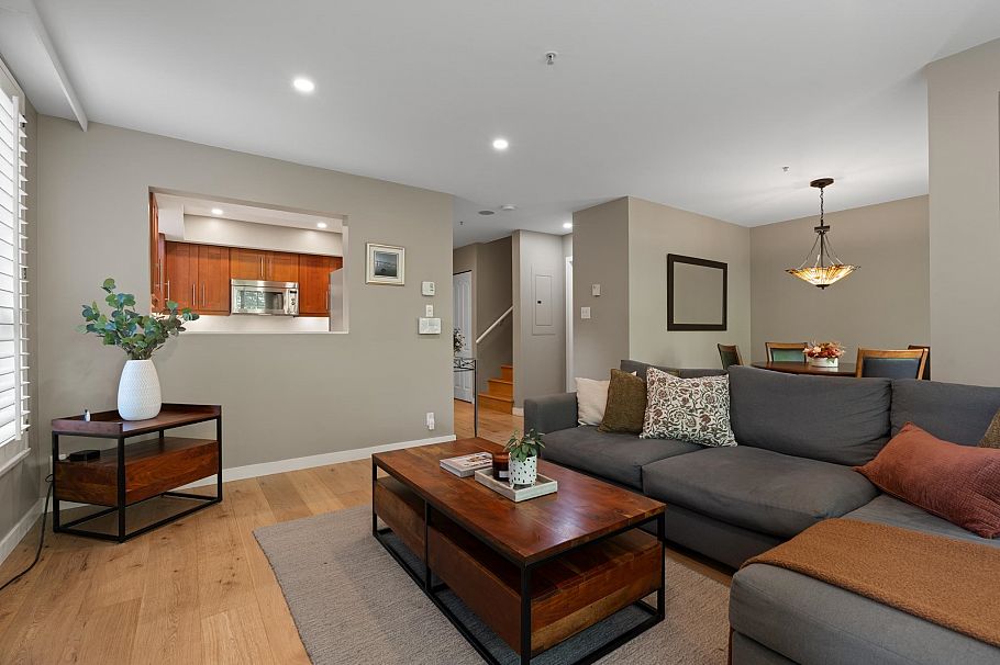 109 1111 Haro Street Vancouver, BC - 2