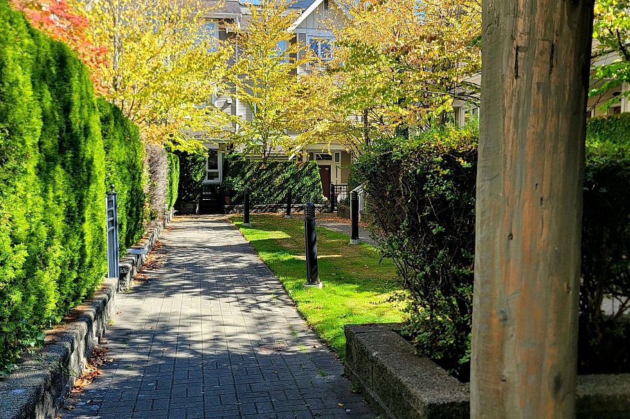 3238 E 54th Avenue Vancouver, BC - 9
