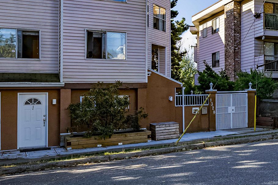 1 1328 W 73rd Avenue Vancouver, BC - 3