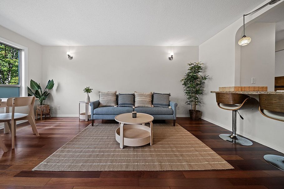 201 4990 Mcgeer Street Vancouver, BC - 2