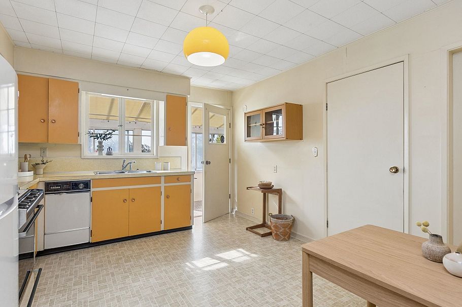 443 E 7th Street North Vancouver, BC - 10