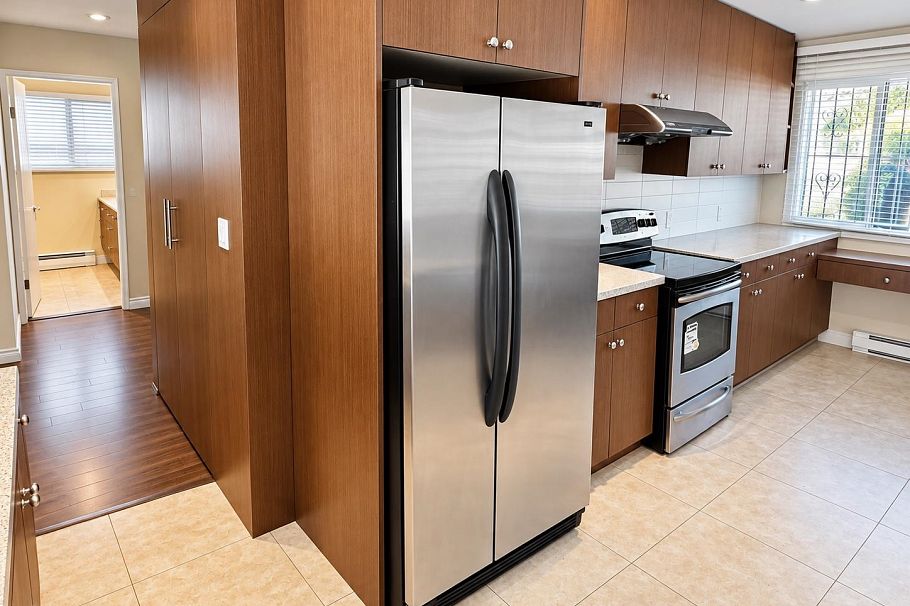 1215 E 48th Avenue Vancouver, BC - 24