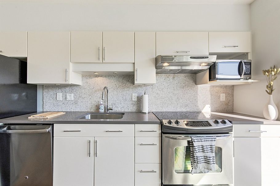 406 1688 Cypress Street Street Vancouver, BC - 9