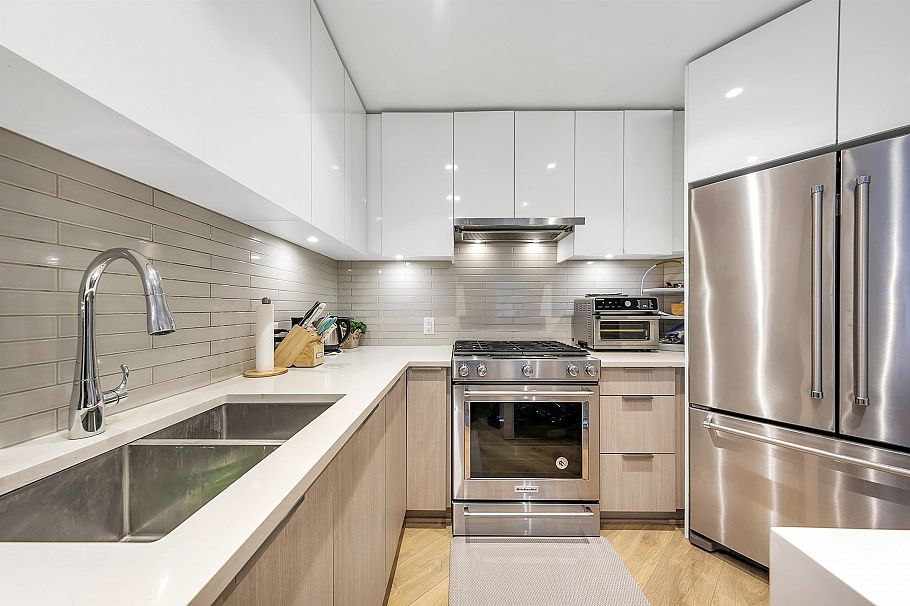 413 3588 Sawmill Crescent Vancouver, BC - 3