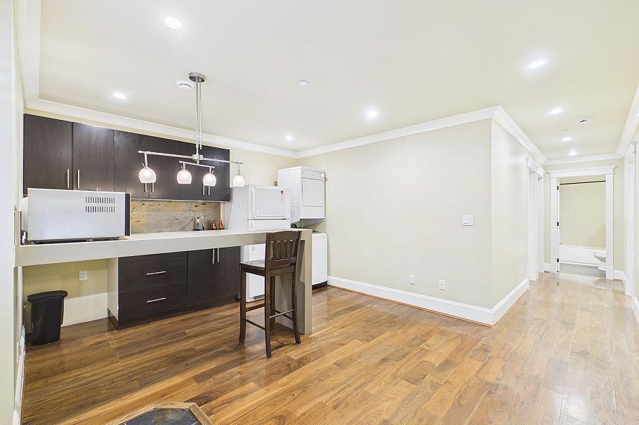 3575 W 38th Avenue Vancouver, BC - 37