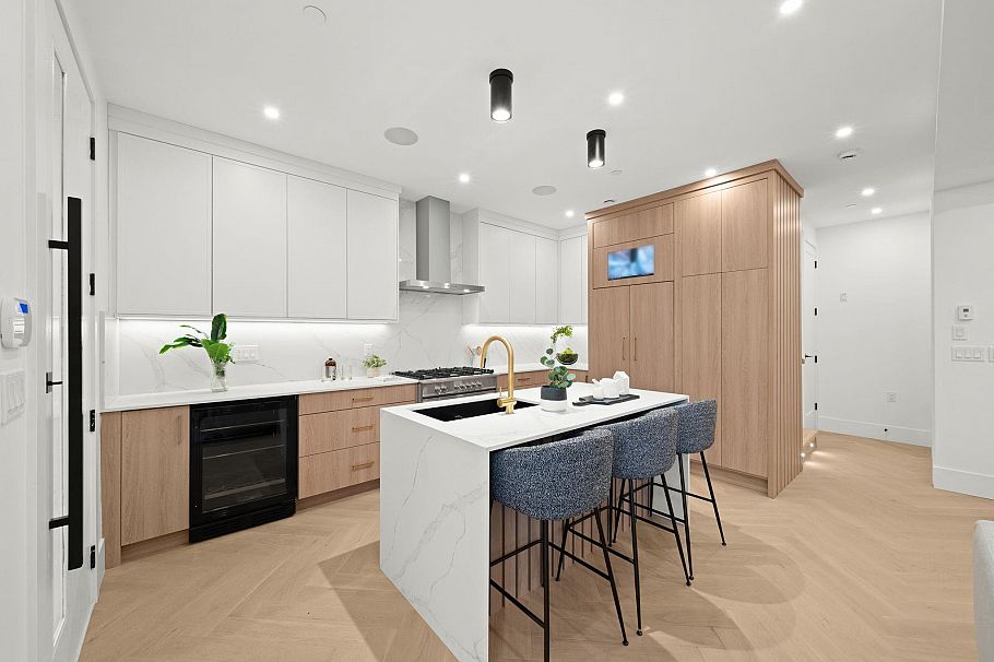 1 1967 E 13th Avenue Vancouver, BC - 9