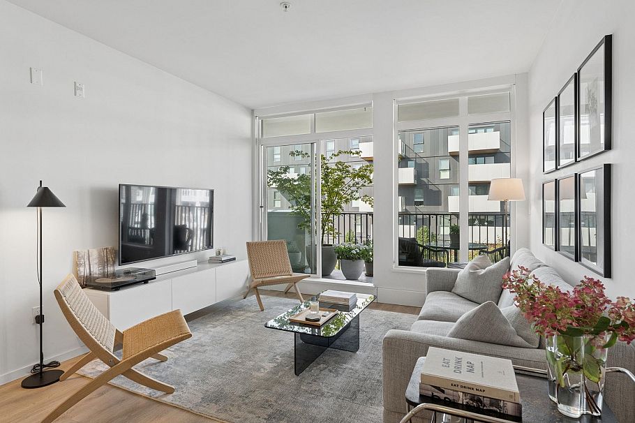 501 5080 Quebec Street Vancouver, BC - 2